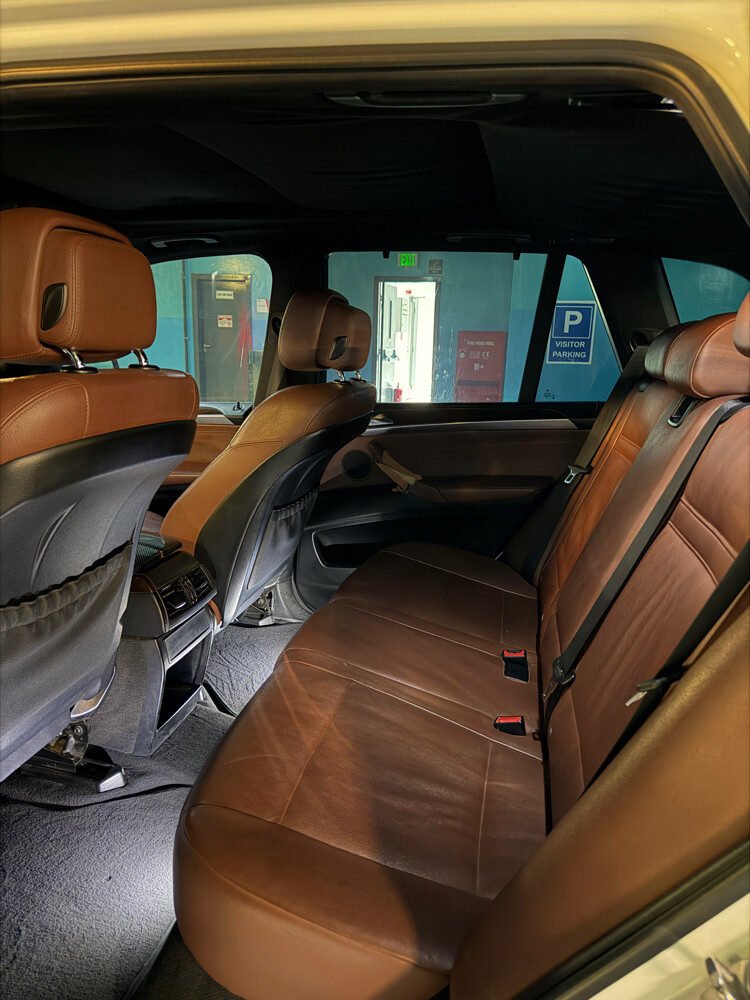 BMW X5 2013 with full sunroof - 3