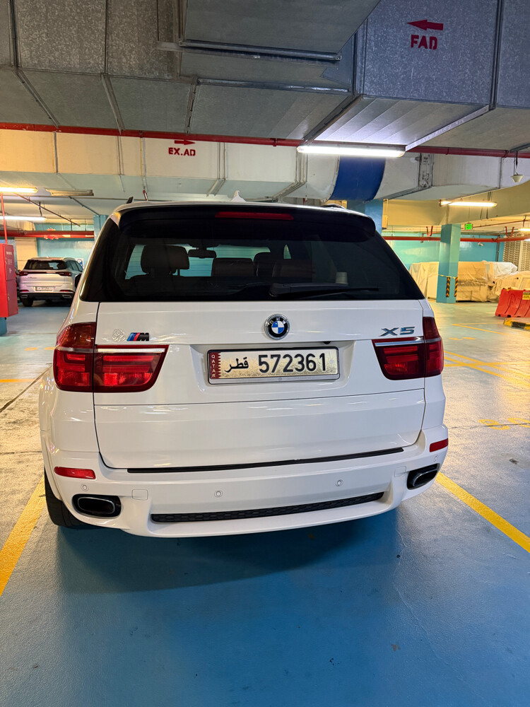 BMW X5 2013 with full sunroof - 6