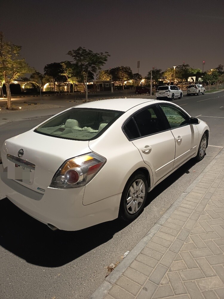 Nissan Altima - 3