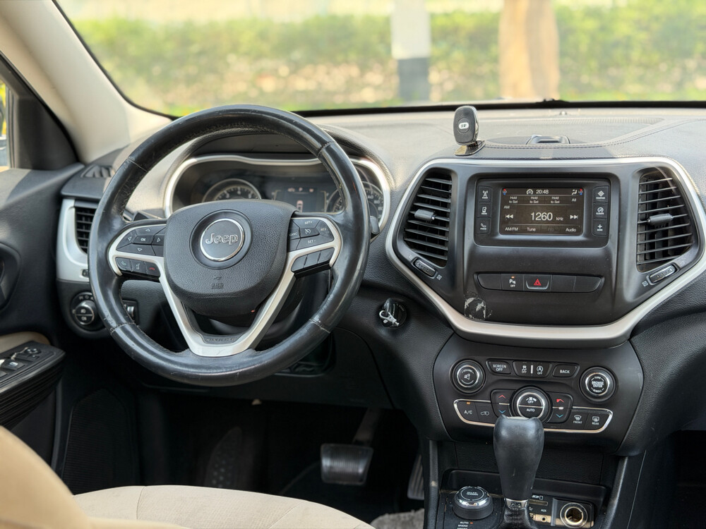 Jeep longitude - 12
