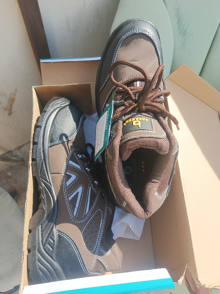 Breaker Men Safety Shoes 43 Size - 2