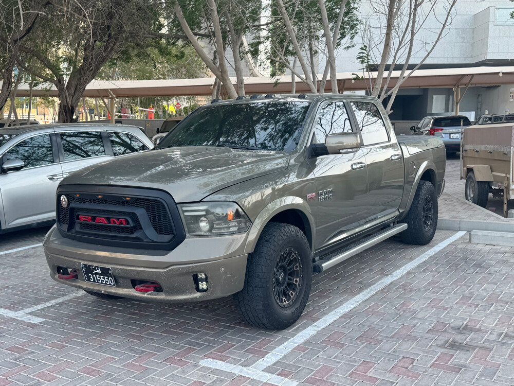 2014 RAM 1500 Laramie - 6