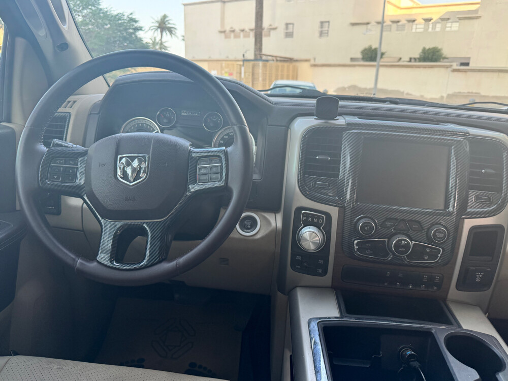 2014 RAM 1500 Laramie - 9