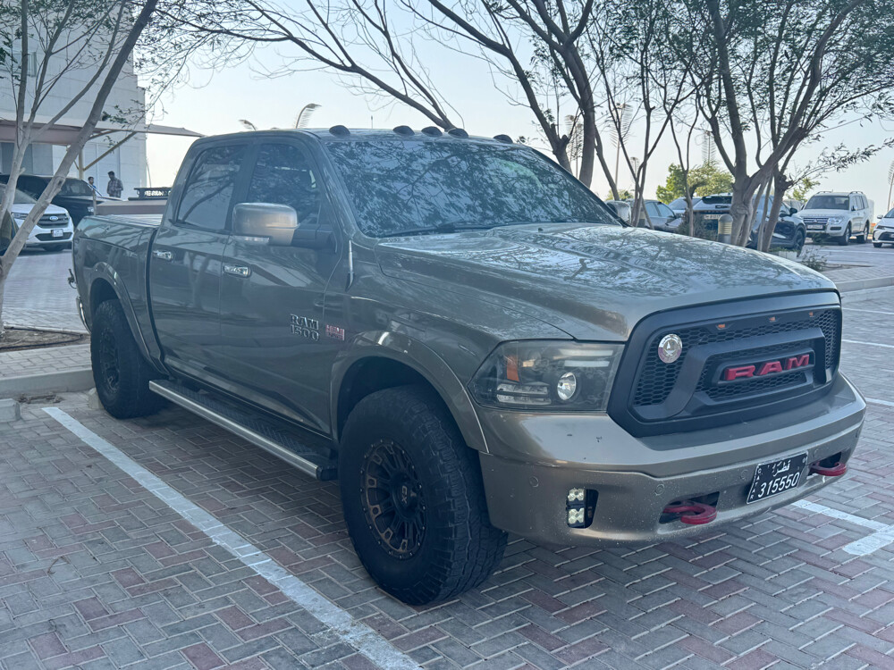 2014 RAM 1500 Laramie - 4