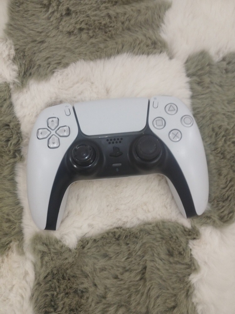 Sony 5 controller - 1
