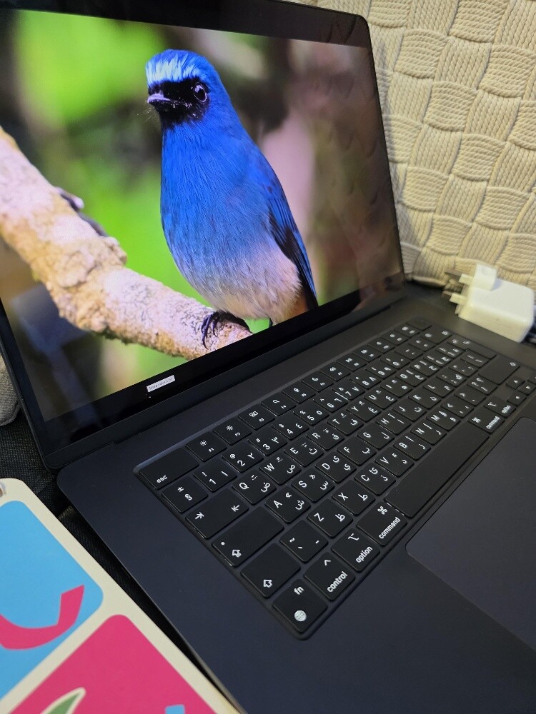 15inch Macbook Air M2 8/256gb - 4