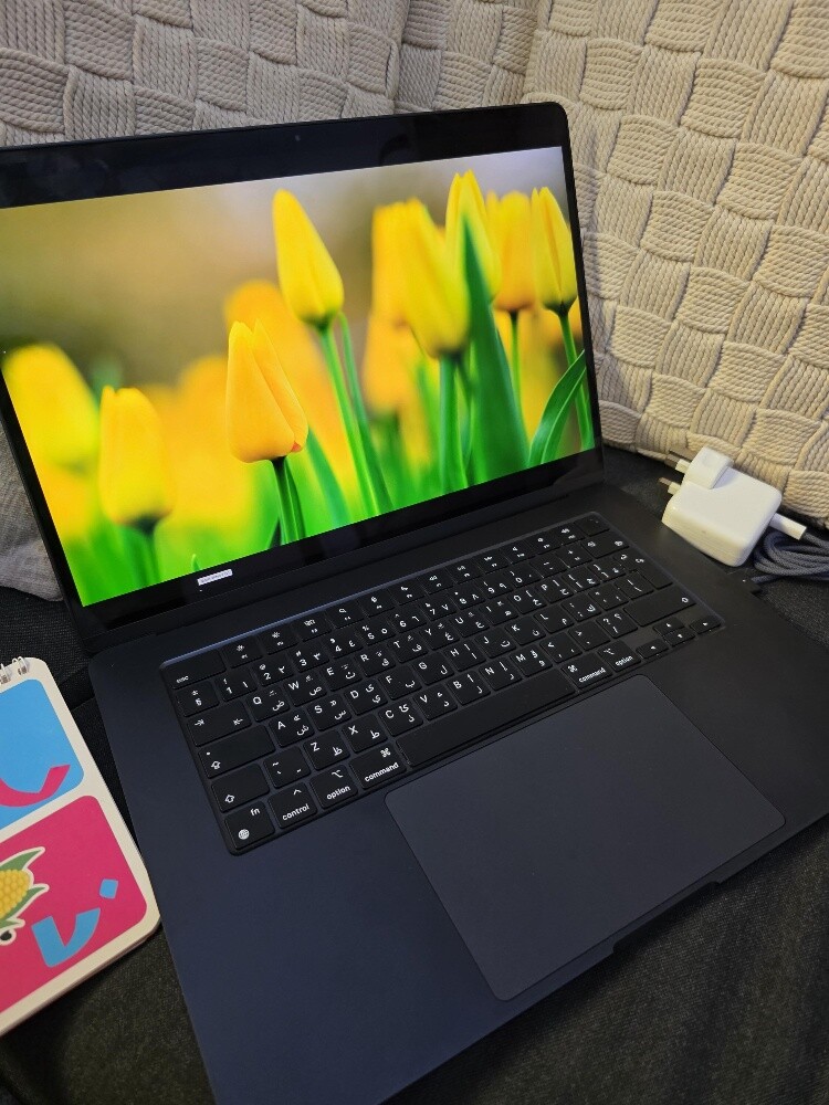 15inch Macbook Air M2 8/256gb - 1