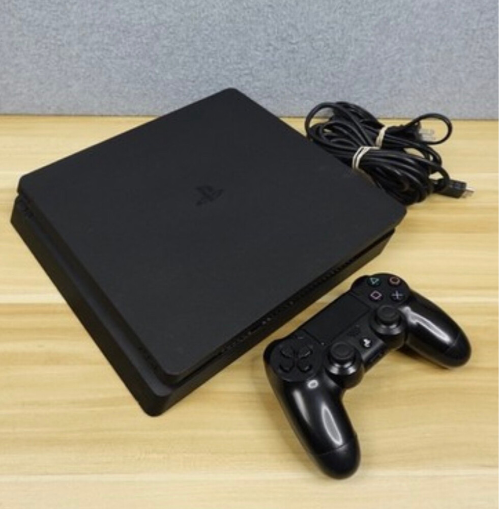 Ps4 slim 1tbwith controller games - 1