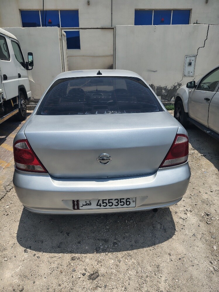 Nissan Sunny 2011 - 4