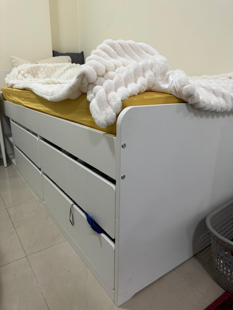 2 beds with storage and mattresses - 5