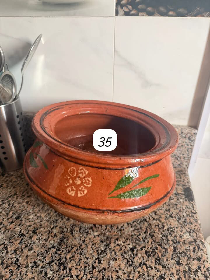 kitchen pots - 1