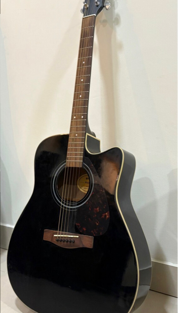 Yamaha acoustic guitar with EQ - 1