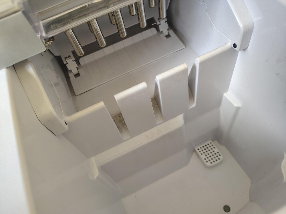 urgent sell ice maker .....ice cube - 3