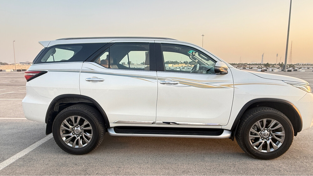 Toyota Fortuner V6 2024 - 4