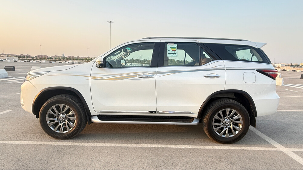 Toyota Fortuner V6 2024 - 2