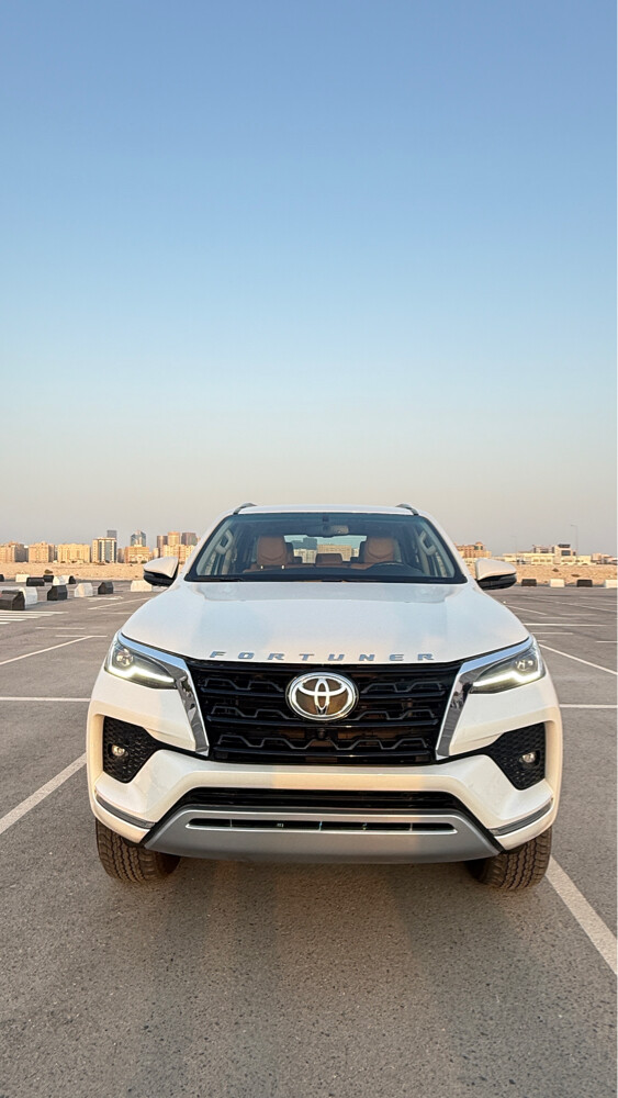 Toyota Fortuner V6 2024 - 1