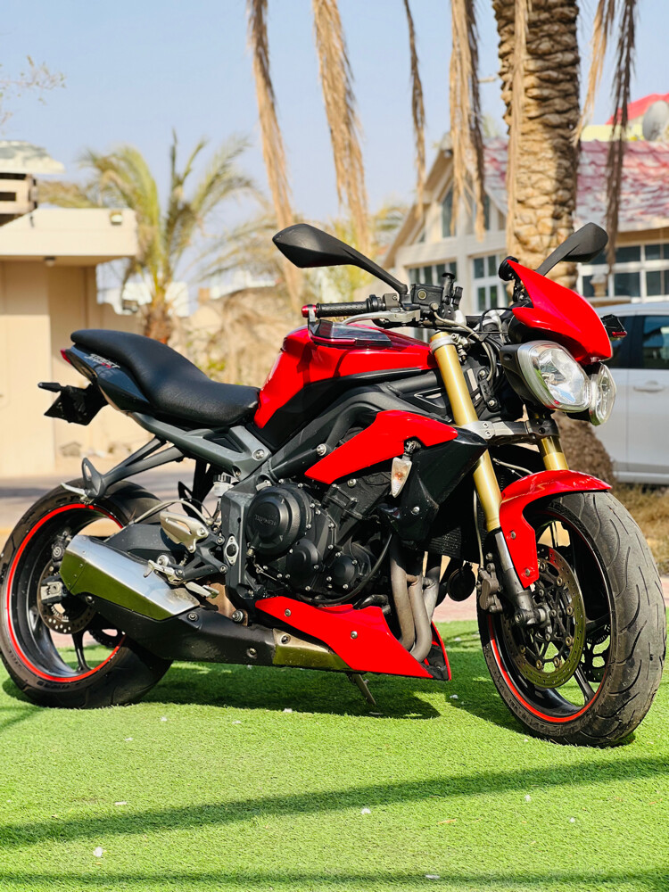 Triumph 675R - 2