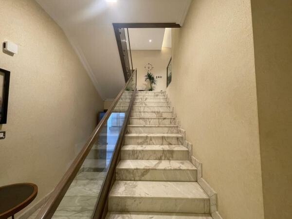 Elegant Villa in Al Maamoura - 11