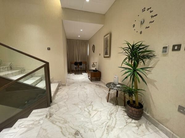 Elegant Villa in Al Maamoura - 12