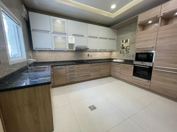 Elegant Villa in Al Maamoura - 8