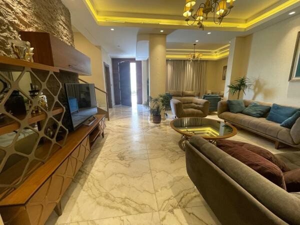 Elegant Villa in Al Maamoura - 1