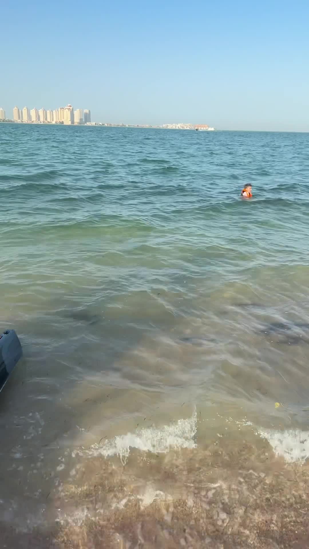 للبيع كاياك شبه جديد مع مكينه - 4