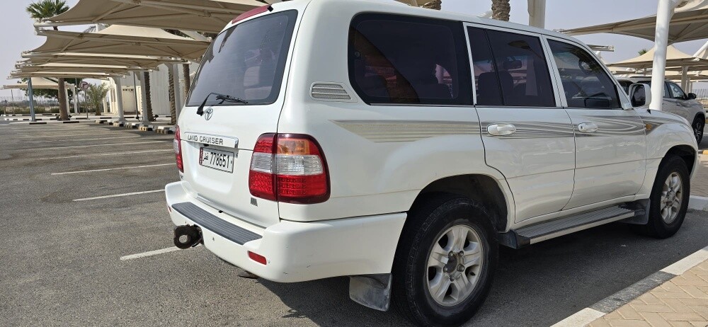 LANDCRUISER V6 - 12