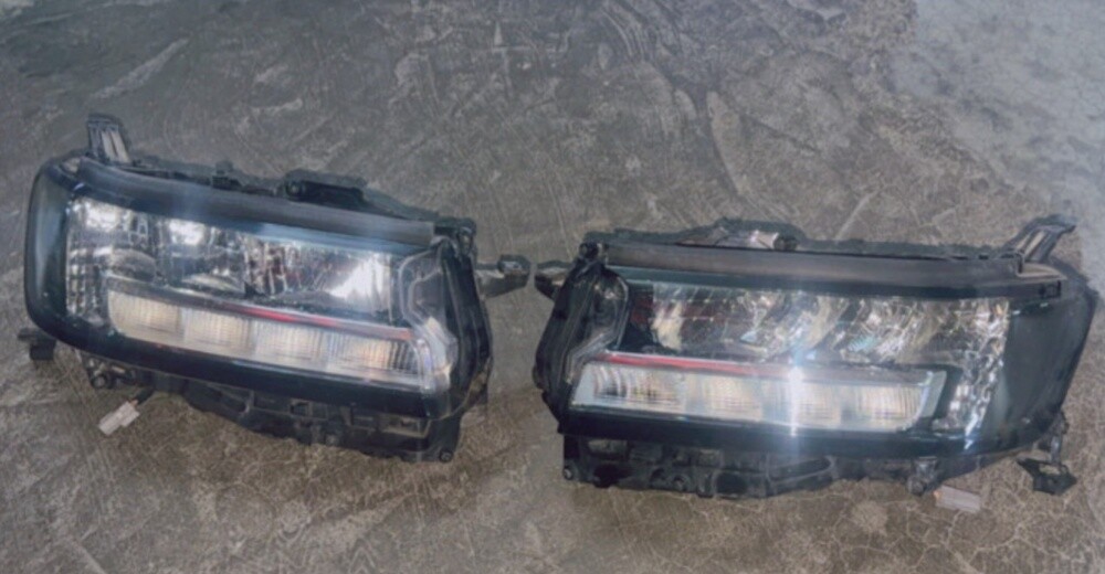 Land cruiser head lamp - 1