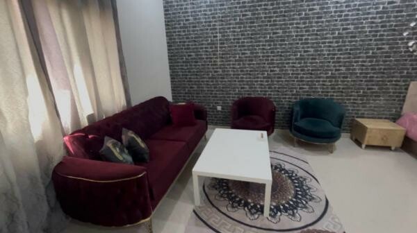 NO COMMISSION  FF studio for rent - 4