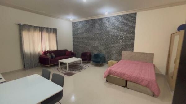 NO COMMISSION  FF studio for rent - 3