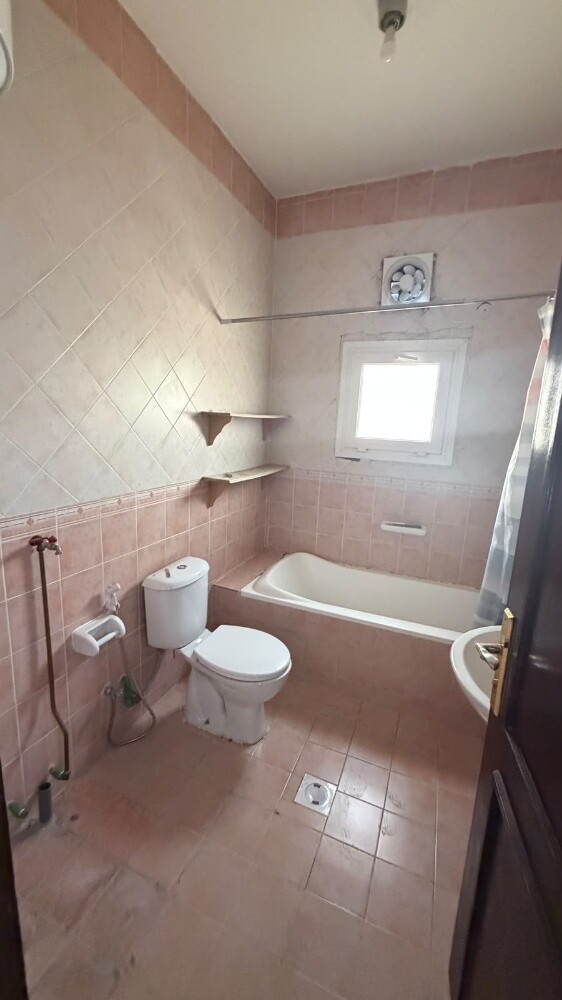 SPECIOUS 3 BEDROOM FLAT JUST 5000 - 7
