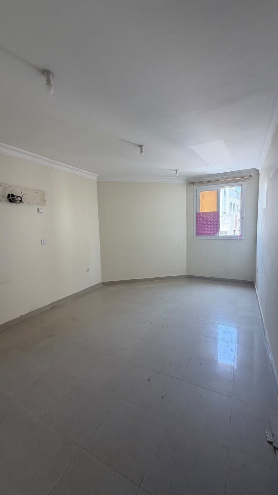 SPECIOUS 3 BEDROOM FLAT JUST 5000 - 5