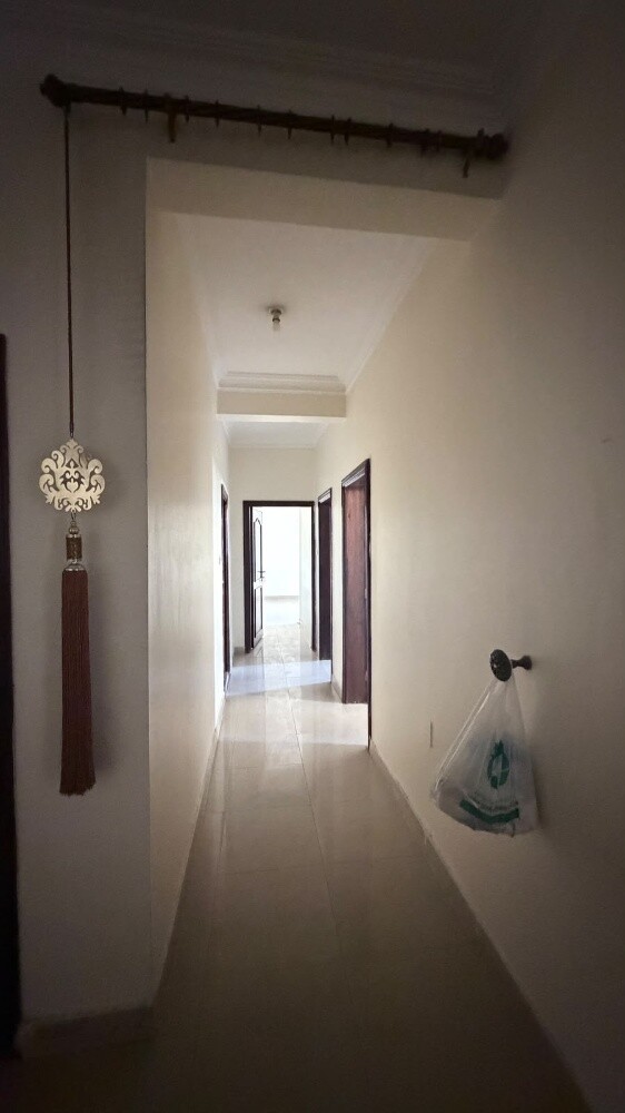 SPECIOUS 3 BEDROOM FLAT JUST 5000 - 8