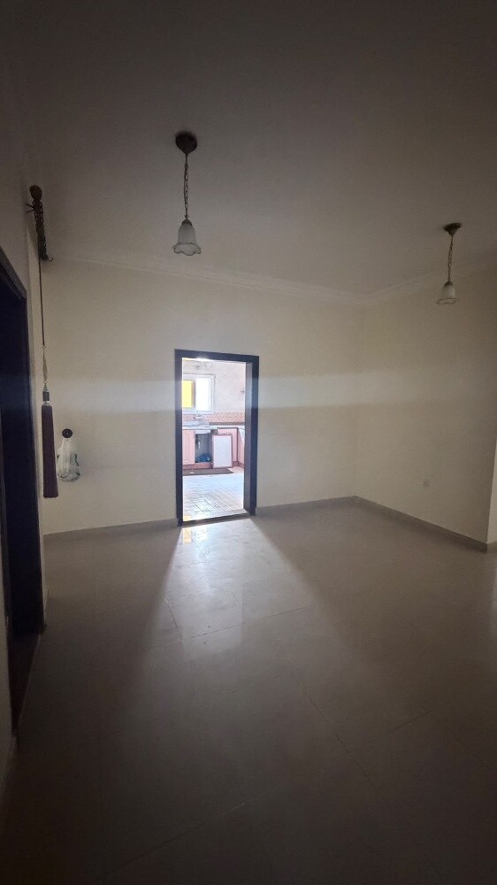 SPECIOUS 3 BEDROOM FLAT JUST 5000 - 13
