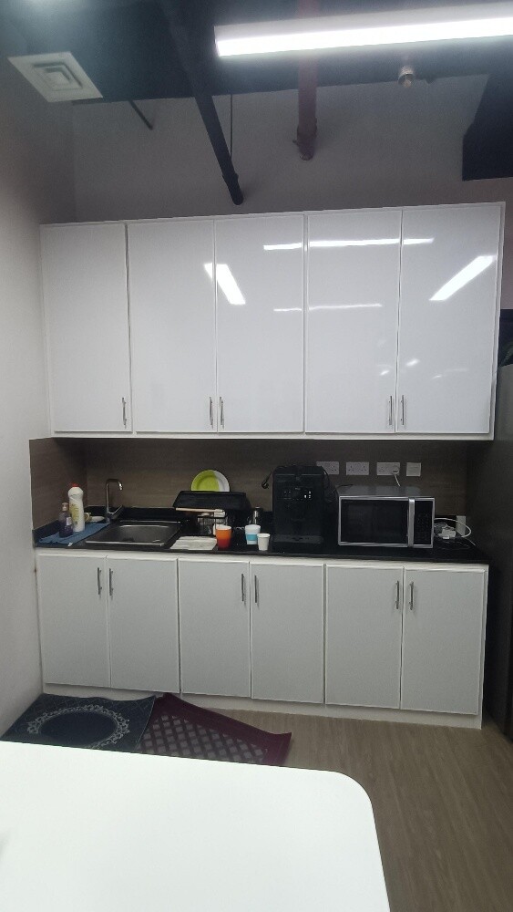 glossy white kitchen cabinets - 2
