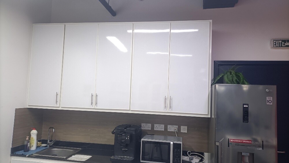 glossy white kitchen cabinets - 5