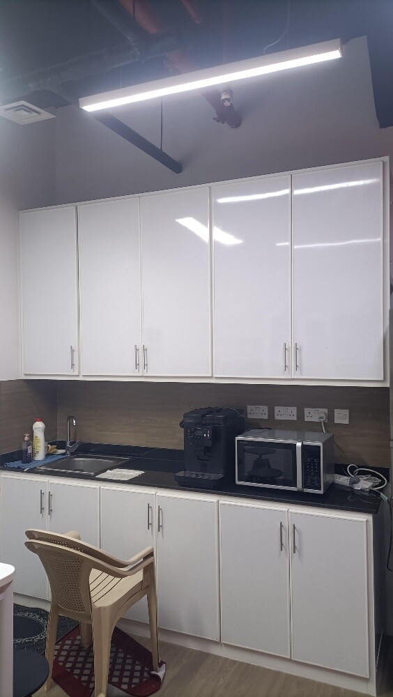 glossy white kitchen cabinets - 4