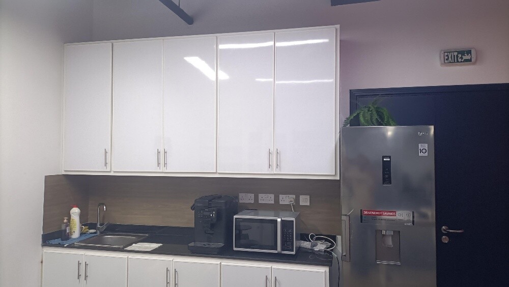 glossy white kitchen cabinets - 6