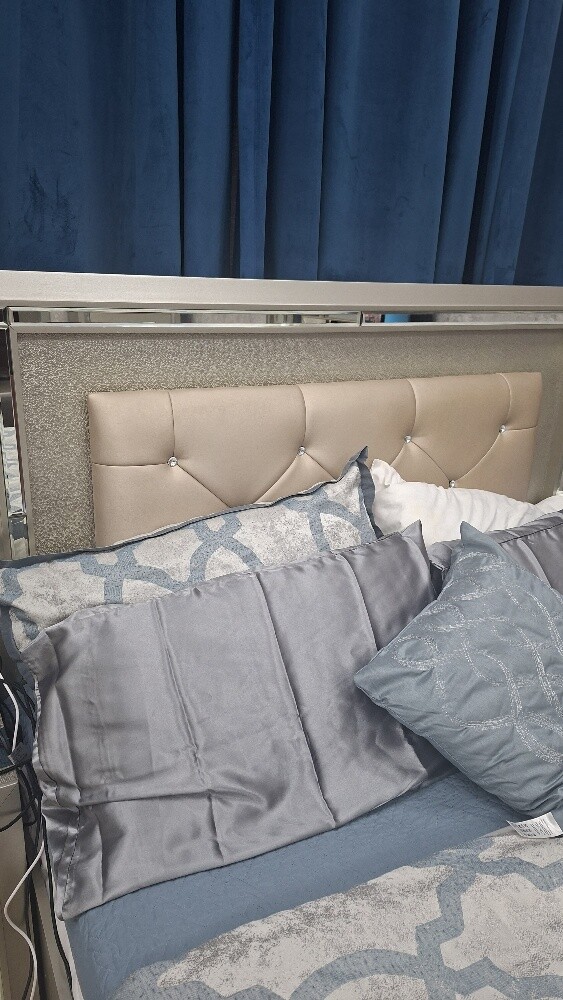 medas bedroom - 1