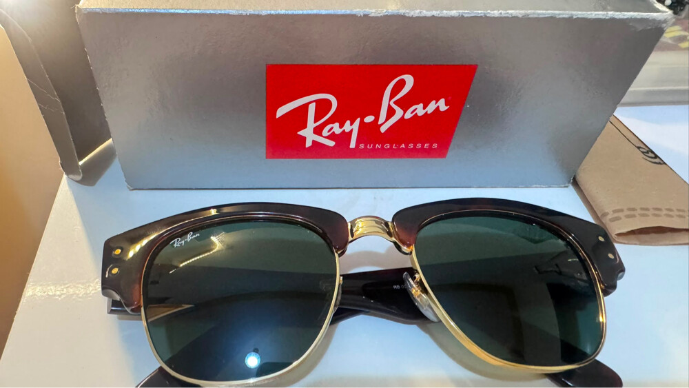 Ray-Ban glasses - 1