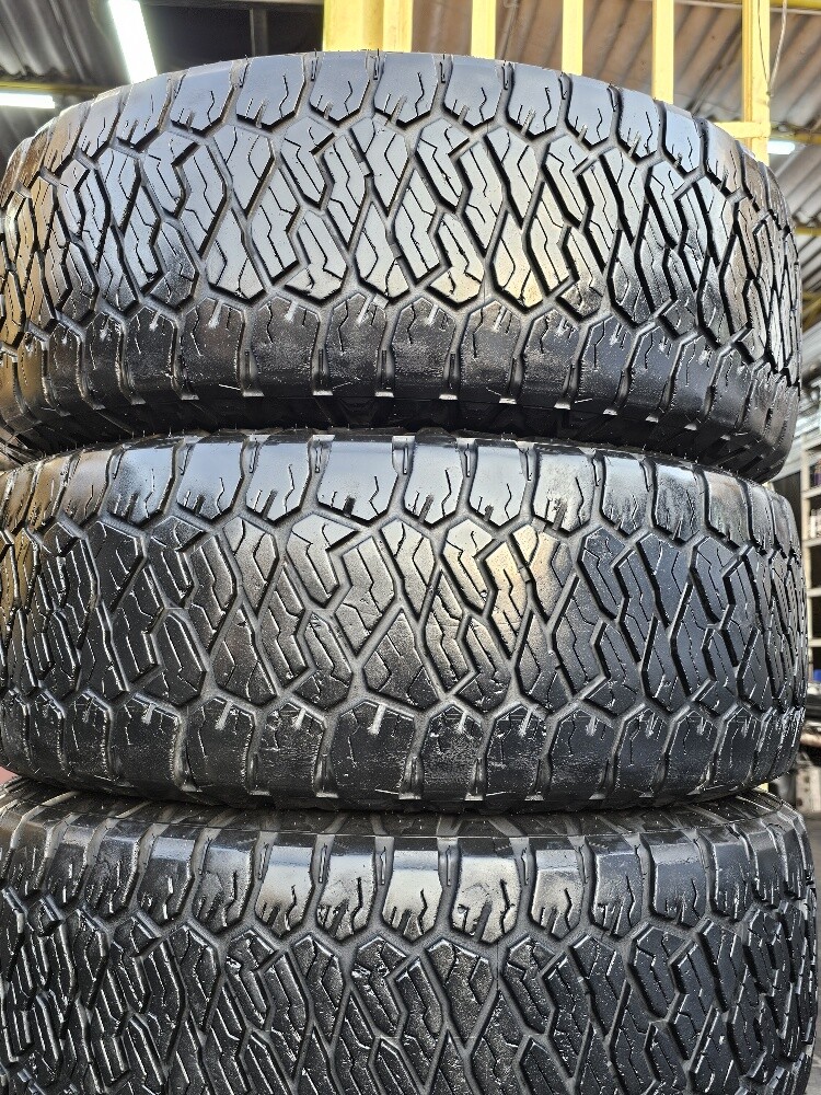 275-65-18,,, MAXXIS brand - 2