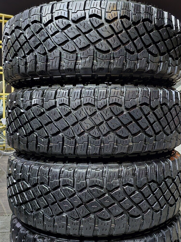 275-70-18,,,,Goodyear brand - 4