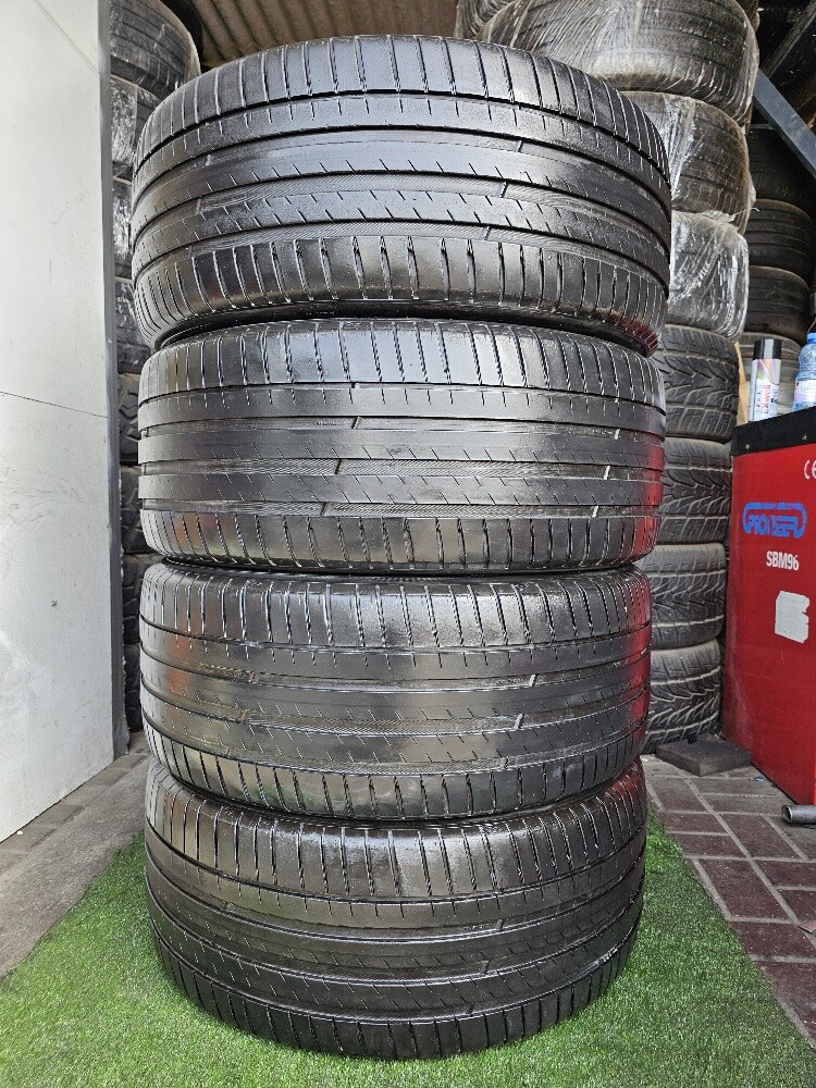 265-40-22,,,,Michelin brand - 10