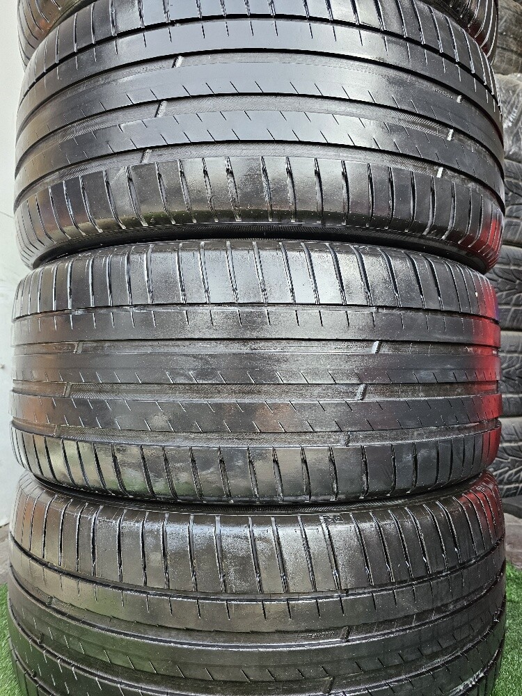 265-40-22,,,,Michelin brand - 1