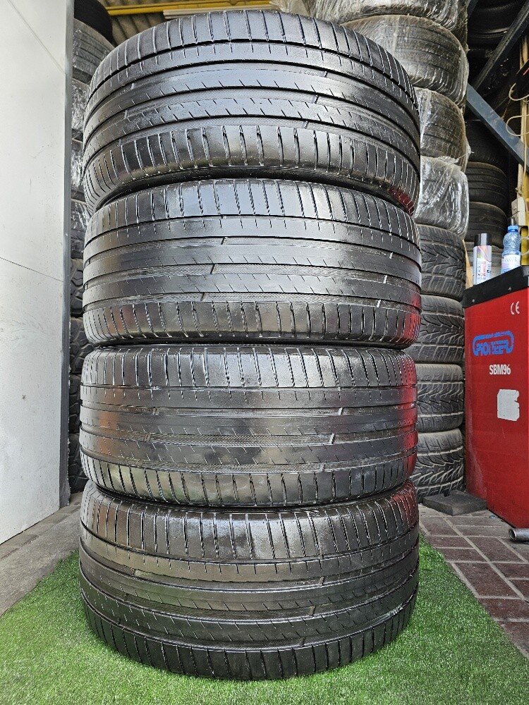 265-40-22,,,,Michelin brand - 7