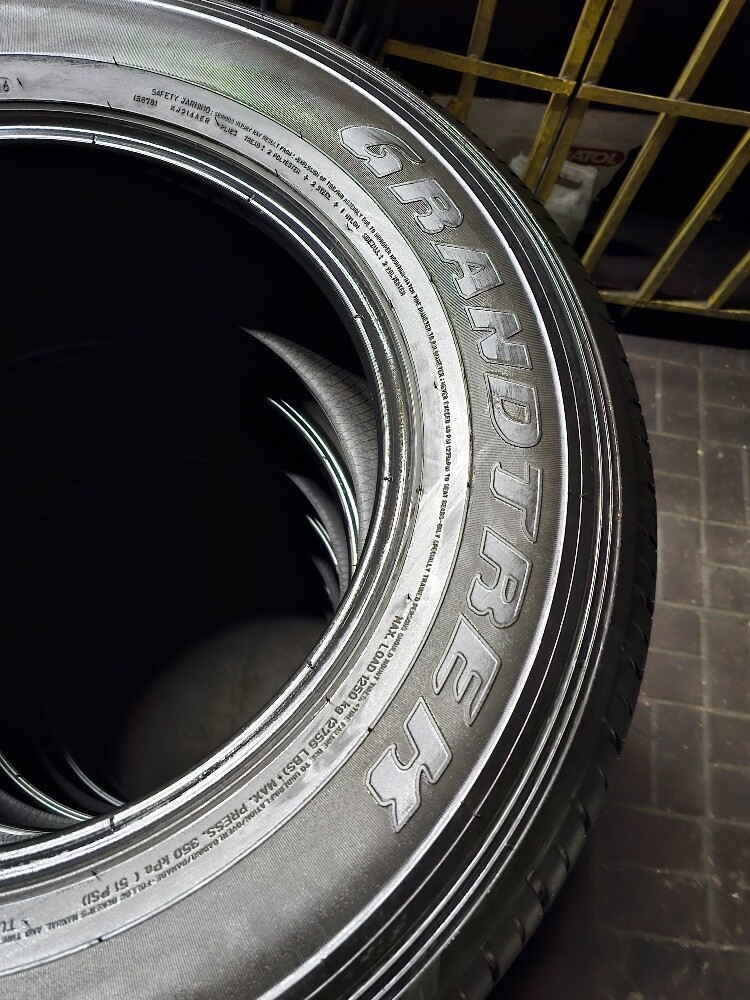 265-70-18,,,, Dunlop brand - 7