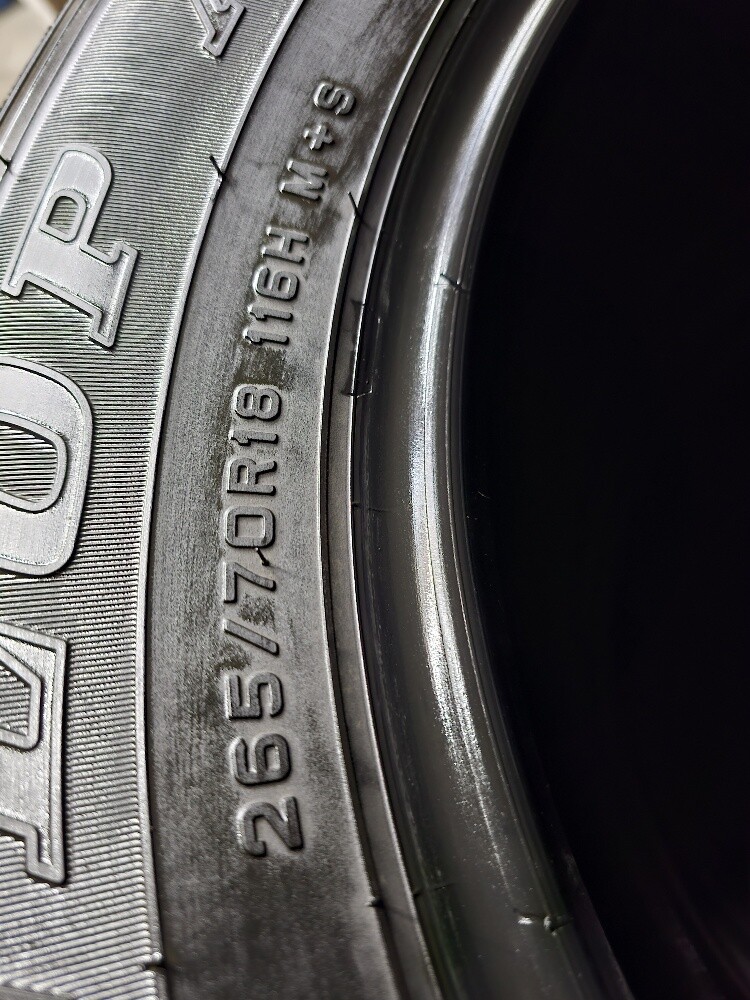 265-70-18,,,, Dunlop brand - 6