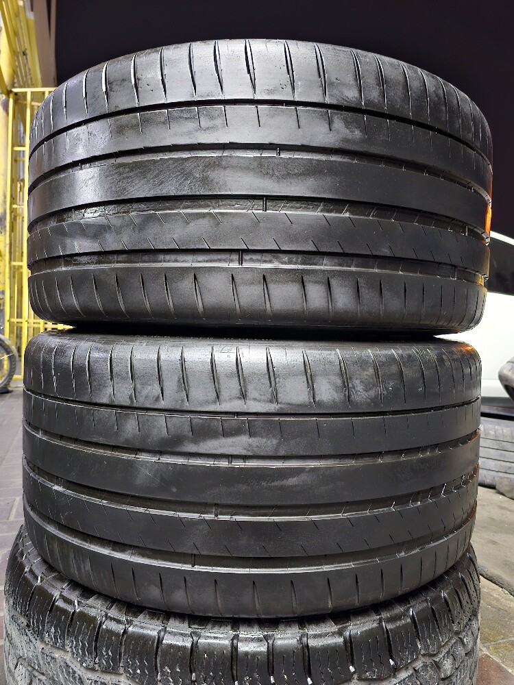 325-35-22,,,,Michelin brand - 9