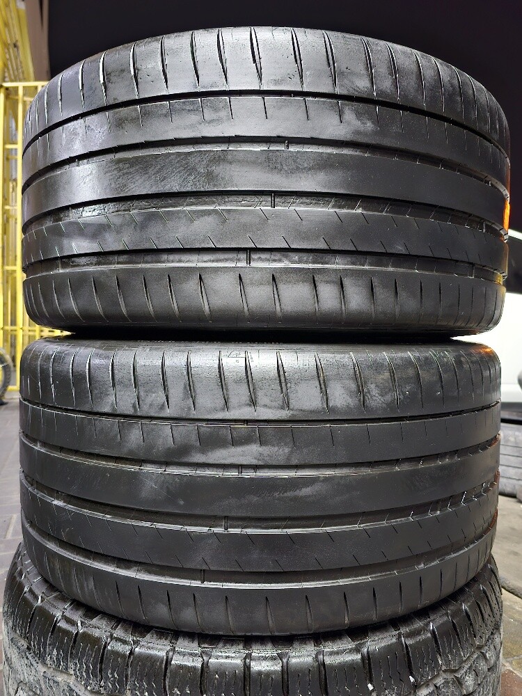 325-35-22,,,,Michelin brand - 3
