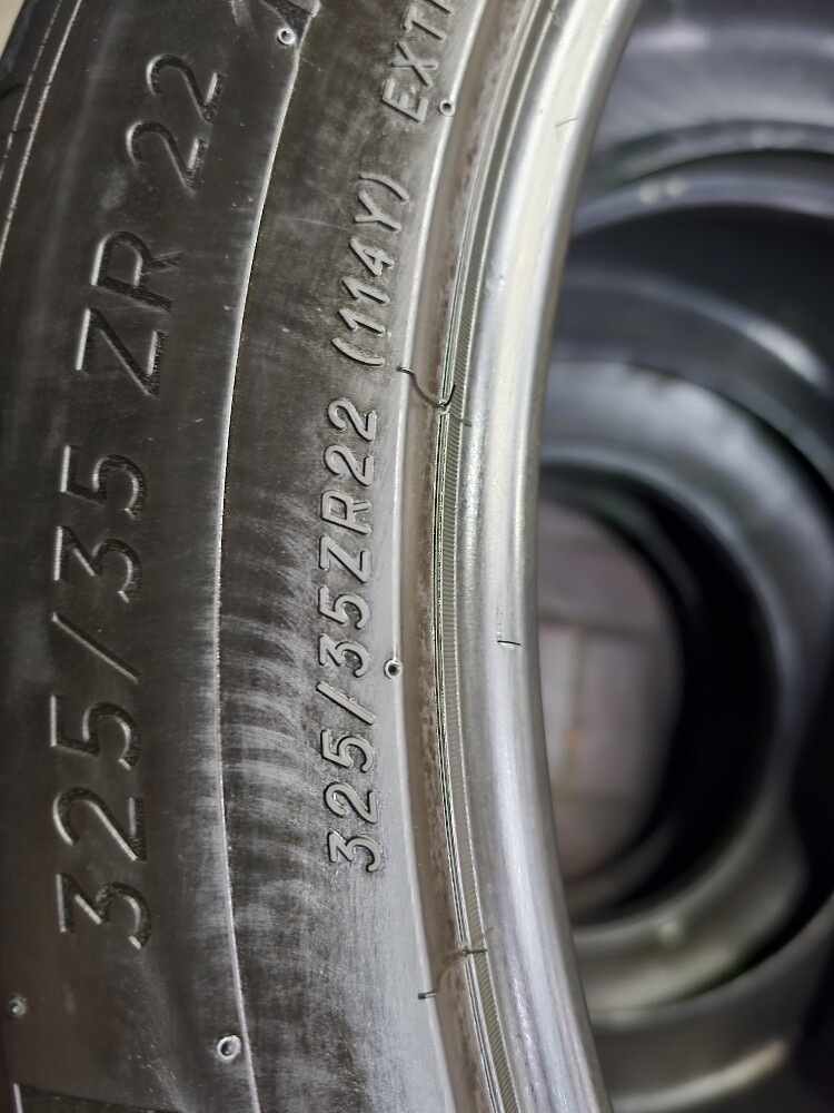 325-35-22,,,,Michelin brand - 6